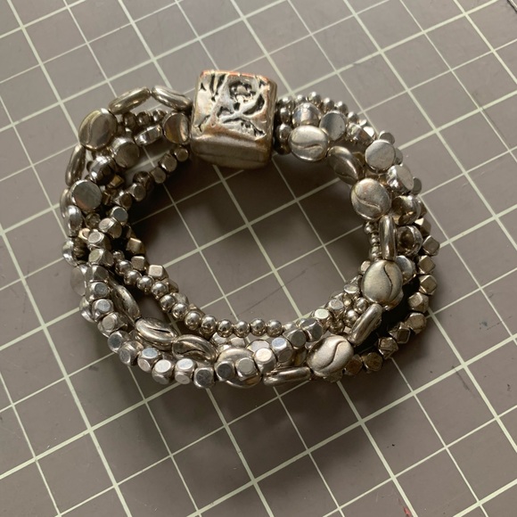 Catchy necklace set. Necklace in dark navy. 19” - Picture 4 of 7